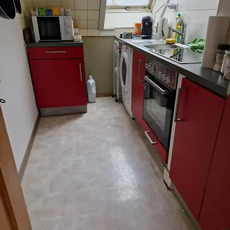 Privatzimmer Im Zentrum Apartment *